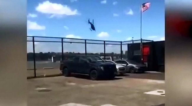 New York'ta helikopter nehre düştü
