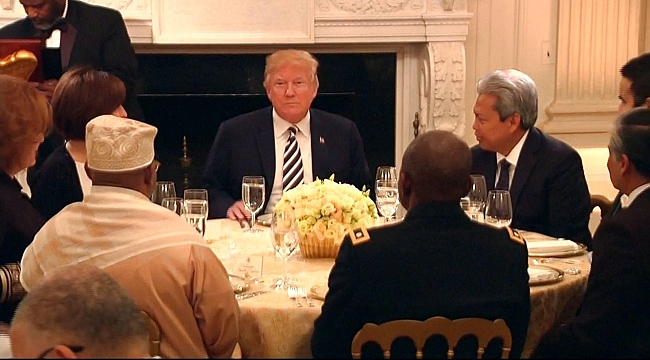 Trump'tan Müslümanlara Ramazan İftarı