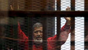 Muhammed Mursi Mahkemede Hayatını Kaybetti