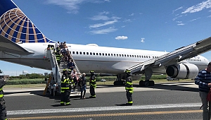 New Jersey'de Uçağın Lastikleri Patladı