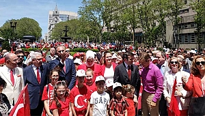 New York'ta Her Yer Kırmızı Beyaz