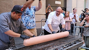 New York'ta Dev Hot Dog