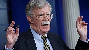Boris Johnson ile John Bolton Londra'da Bir Araya Geldi