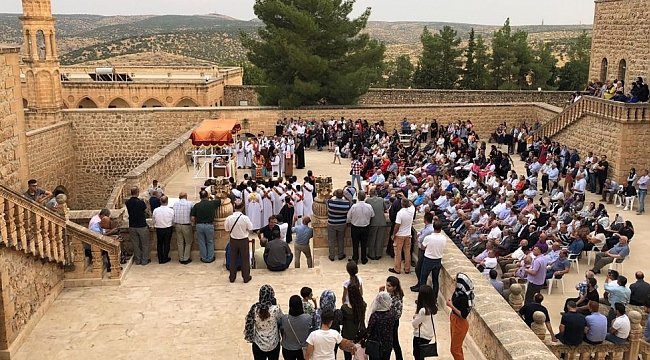 Süryaniler kutsal Gün İçin Midyat'a Akın Etti