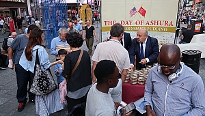 Ali Baba New York'ta Aşure Dağıttı