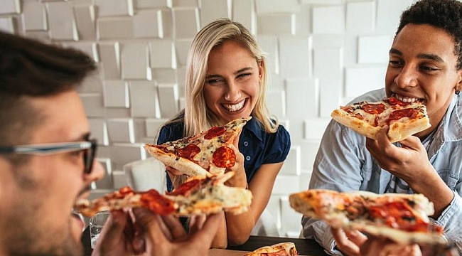 Dominos Yemeği Seven Eleman Arıyor