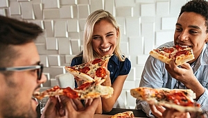 Dominos Yemeği Seven Eleman Arıyor