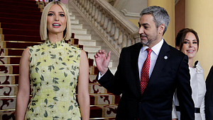 Ivanka Babasının önüne geçti