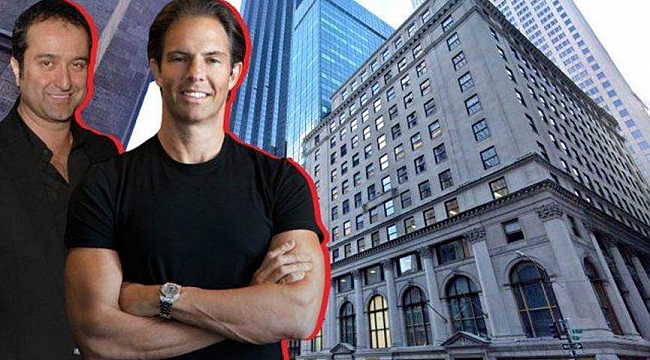 Serdar Bilgili New York'ta Coca Cola Binasını Aldı