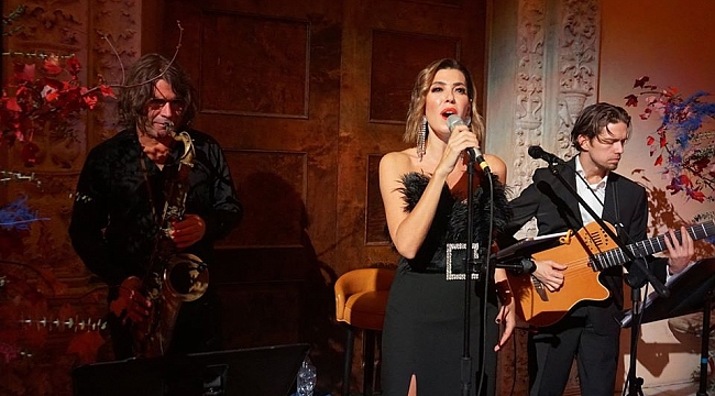 Esra Zeynep Yücel'den New York'ta Ezgiler