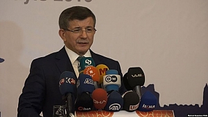 Ahmet Davutoğlu Türkiye'de Partisini Kurdu