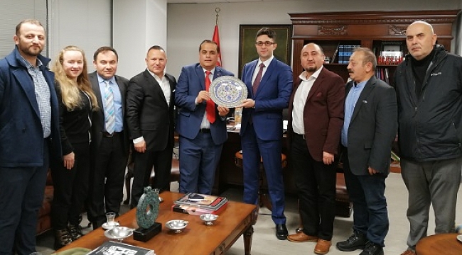 Amerika'daki Karadenizlilerden Konsolosa Ziyaret