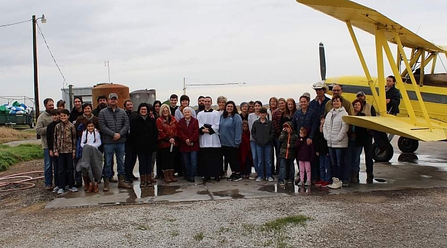 Louisiana'da şehre kutsal su serptiler