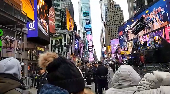 New York 2020 Yılına Times Square'de Giriyor