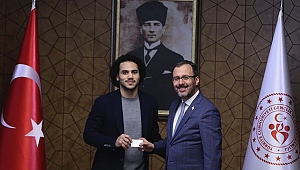 Amerikalı Shane Larkin Türk Vatandaşı Oldu