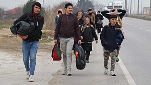 Göçmenler Türkiye'den Avrupaya Yürüyor