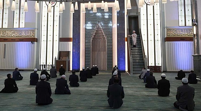 Beştepe’deki VIP namaza tepki