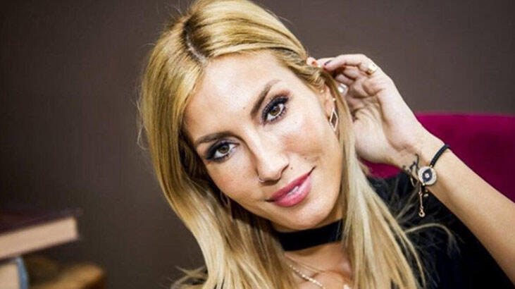 Çağla Şıkel bebeklik fotoğrafını paylaştı