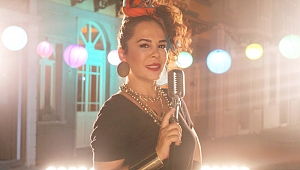 Demet, New York'ta Corona'ya Yakalandı