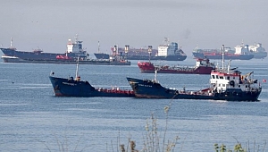 Istanbul da onlarca gemi demirledi