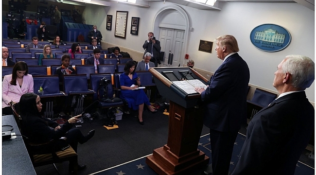 Trump gazetecilere trip attı