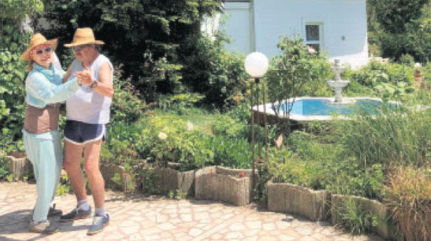 Bahçede tango keyfi