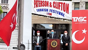 Paterson'da Türk Bayrağı Göndere Çekildi
