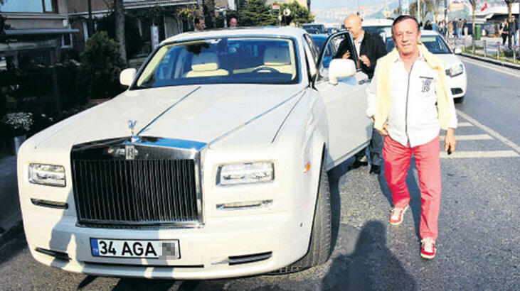 Ali Ağaoğlu'nun milyon euroluk aracı büyük hasar g