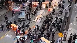 Seattle'da Polis Özerk Bölgeye girdi