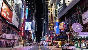 Times Square'da Dükkalar Halen Kapalı