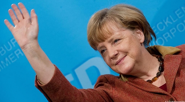 Alman Başbakan Merkel Siyasete Veda Ediyor