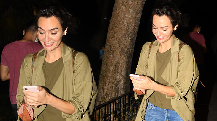 Birce Akalay'ın gece yürüyüşü