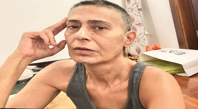 ​Yıldız Tilbe saçlarını kestirdi.