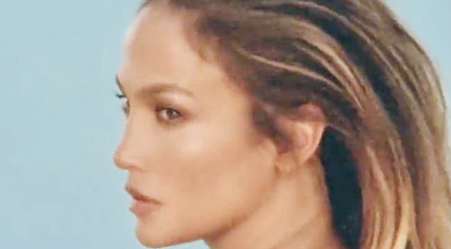 JLo Çıplak Pozuyla Sosyal Medyayı Salladı