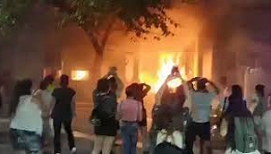 Arjantinli Kadınlar, Adalet Sarayını Ateşe Verdi