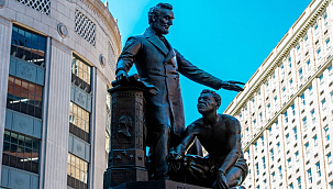 Boston'da Archer Alexander Heykeli Kaldırıldı