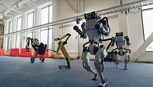 Boston Dynamics Robotlarının Yeni Yıl Dansı