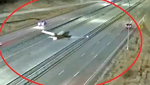 Minnesota'da Uçak Highway'e İndi
