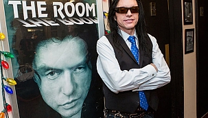 Tommy Wiseau'nun Tuhaf Traji-Komik Hikayesi