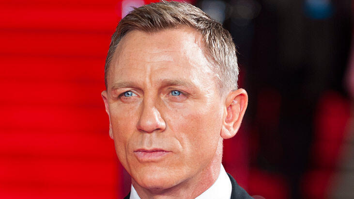 'James Bond' filmi gösterime girmeden eskidi!