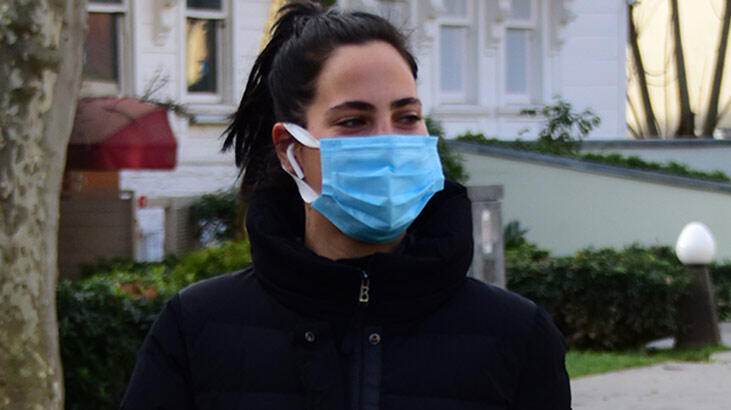 Zehra Çilingiroğlu sabah yürüyüşünde