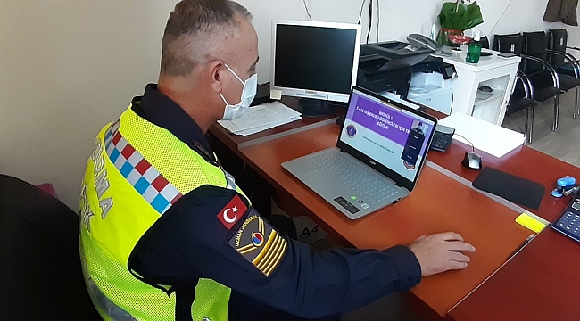 Jandarma timleri eba üzerinden öğrencilere trafik semineri verdi!