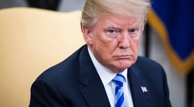 Trump Aba Altından Sopa Gösterdi!