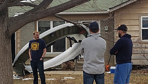 Denver'da Evlerin Üstüne Uçaktan Motor Düştü