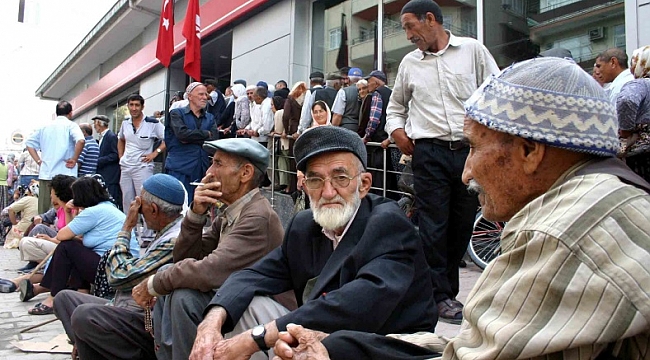 Emekliyi çıldırtan haber başlıkları!
