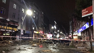 İstanbul Rüzgar Nedeniyle Birbirine Girdi