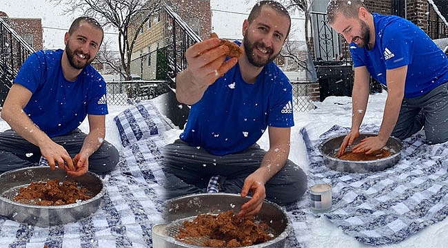 New York'ta Kar Altına Çiğköfte Keyfi