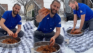 New York'ta Kar Altına Çiğköfte Keyfi