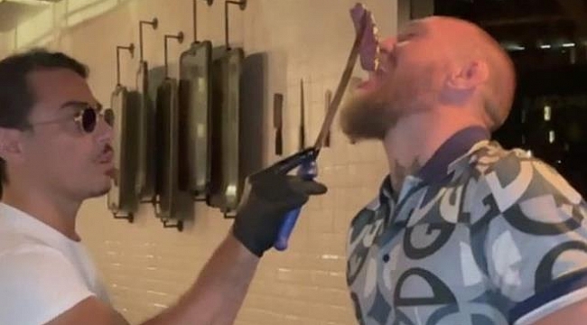 Nusret'ten McGregor'a Bin Dolarlık Et
