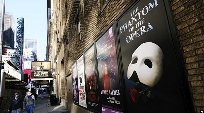 Broadway Perdelerini Yeniden Açıyor